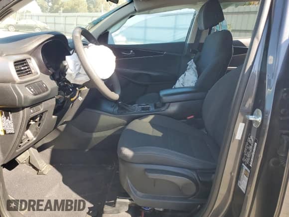2017 Kia Sorento LX with VIN 5XYPGDA57HG330722, listed as a Copart auction lot 68592845 with 131,821 mi miles and Salvage title. Bid and sale history available at DreamBid. Image 7.