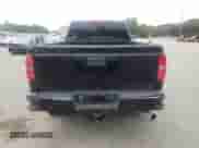 2015 Chevrolet Silverado 2500HD LTZ z VIN 1GC1KWE85FF110953, wystawiony jako Copart lot #86482915 z przebiegiem 210 488 mil mil oraz Czysty tytuł • Clean title. Historia ofert i sprzedaży dostępna na DreamBid. Obrazek 6.