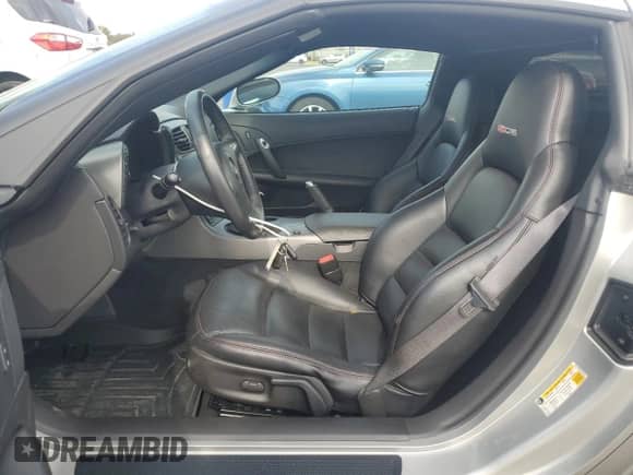 2007 Chevrolet Corvette Z06 с VIN 1G1YY26E975113252, выставлен на аукционе Copart как лот 82185975 с пробегом 36 774 миль миль и Списание • Salvage title. История ставок и продаж доступна на DreamBid. Изображение 7.