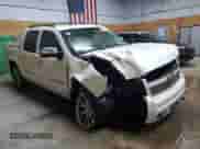 2013 Chevrolet Avalanche LTZ with VIN 3GNTKGE72DG376052, listed as a Copart auction lot 65830635 with 116,536 mi miles and Salvage title. Bid and sale history available at DreamBid. Image 4.