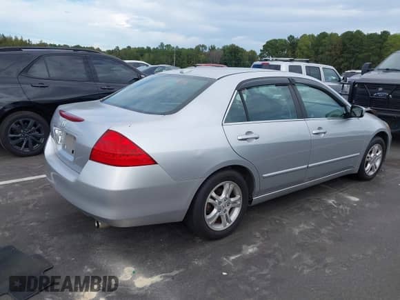 2007 Honda Accord EX-L with VIN 1HGCM56867A059653, listed as a IAAI auction lot 43381768 with 206,600 mi miles and . Bid and sale history available at DreamBid. Image 4.