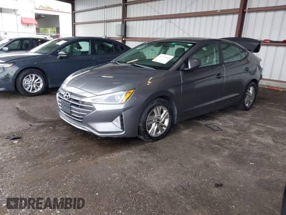 2019 Hyundai Elantra SEL z VIN 5NPD84LF4KH484407, wystawiony jako IAAI lot #43350400 z przebiegiem 111 484 mil mil oraz . Historia ofert i sprzedaży dostępna na DreamBid. Obrazek 2.