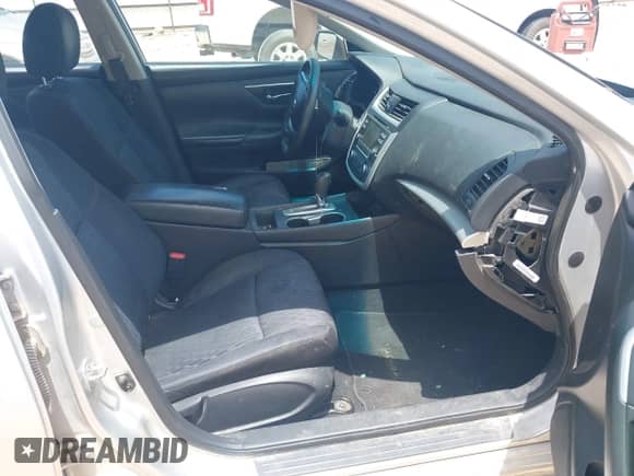 2016 Nissan Altima SV with VIN 1N4AL3AP9GC225279, listed as a IAAI auction lot 42532827 with 135,255 mi miles and . Bid and sale history available at DreamBid. Image 5.