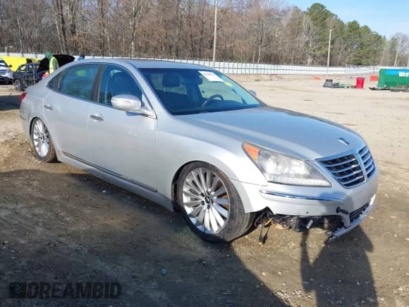 2011 Hyundai Equus Signature with VIN KMHGH4JF7BU029231, listed as a IAAI auction lot 41660325 with 208,452 mi miles and . Bid and sale history available at DreamBid. Image 1.