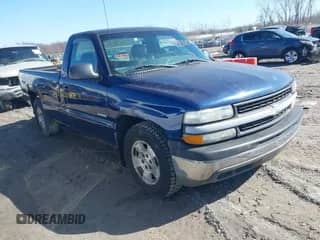 2002 Chevrolet Silverado 1500 z VIN 1GCEC14W22Z151678, wystawiony jako IAAI lot #41788024 z przebiegiem 104 195 mil mil oraz . Historia ofert i sprzedaży dostępna na DreamBid. Obrazek 1.
