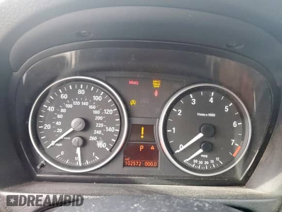 2007 BMW 3 Series 328i z VIN WBAVA33537PV66051, wystawiony jako Copart lot #82264715 z przebiegiem 102 572 mil mil oraz Szkoda całkowita • Salvage title. Historia ofert i sprzedaży dostępna na DreamBid. Obrazek 9.