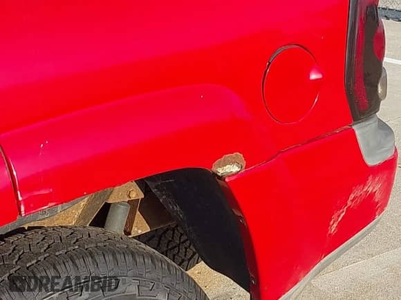 2002 Chevrolet TrailBlazer LTZ z VIN 1GNDT13S422163650, wystawiony jako IAAI lot #42063356 z przebiegiem Nie podano mil oraz . Historia ofert i sprzedaży dostępna na DreamBid. Obrazek 6.