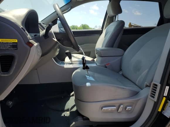 2012 Hyundai Veracruz GLS with VIN KM8NUDCC9CU205171, listed as a Copart auction lot 61822705 with Not provided miles and Clean title. Bid and sale history available at DreamBid. Image 7.