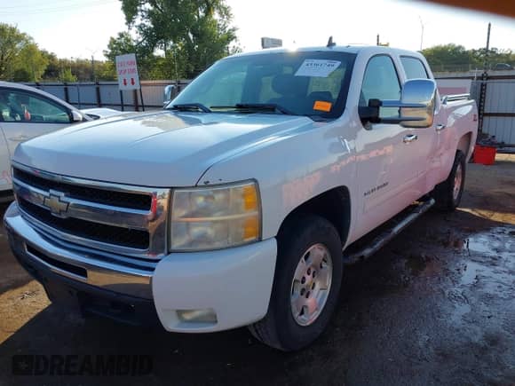 2011 Chevrolet Silverado 1500 LT with VIN 3GCPKSE37BG245321, listed as a IAAI auction lot 43361749 with 189,417 mi miles and . Bid and sale history available at DreamBid. Image 18.