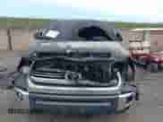 2017 Toyota Tundra SR5 z VIN 5TFDY5F16HX618434, wystawiony jako IAAI lot #41558011 z przebiegiem Nie podano mil oraz . Historia ofert i sprzedaży dostępna na DreamBid. Obrazek 6.