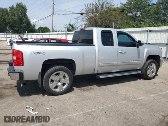 2011 Chevrolet Silverado 1500 LTZ z VIN 1GCRKTE39BZ177120, wystawiony jako Copart lot #67009045 z przebiegiem 120 750 mil mil oraz Szkoda całkowita • Salvage title. Historia ofert i sprzedaży dostępna na DreamBid. Obrazek 3.