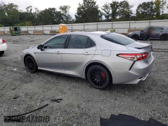 2019 Toyota Camry LE с VIN 4T1B11HK2KU186519, выставлен на аукционе Copart как лот 84010595 с пробегом 86 656 миль миль и Списание • Salvage title. История ставок и продаж доступна на DreamBid. Изображение 2.