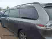 2011 Toyota Sienna SE с VIN 5TDXK3DC9BS068215, выставлен на аукционе IAAI как лот 42230406 с пробегом 204 774 миль миль и . История ставок и продаж доступна на DreamBid. Изображение 14.