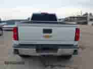 2017 Chevrolet Silverado 2500HD Work Truck z VIN 1GC1KUEG7HF226685, wystawiony jako IAAI lot #42839054 z przebiegiem 204 220 mil mil oraz . Historia ofert i sprzedaży dostępna na DreamBid. Obrazek 16.