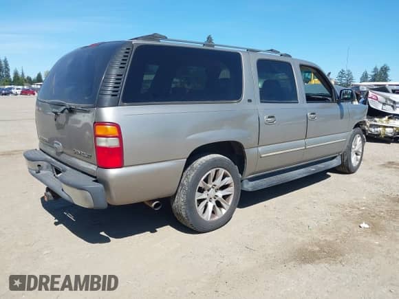 2003 Chevrolet Suburban LT with VIN 3GNEC16Z23G155942, listed as a IAAI auction lot 42077249 with 218,465 mi miles and . Bid and sale history available at DreamBid. Image 4.