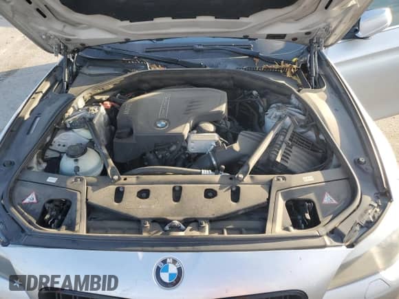 2013 BMW 5 Series 528i xDrive с VIN WBAXH5C51DDW16717, выставлен на аукционе Copart как лот 86306535 с пробегом 173 216 миль миль и Списание • Salvage title. История ставок и продаж доступна на DreamBid. Изображение 11.