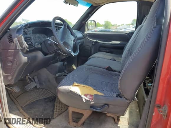 2000 Dodge 2500 with VIN 3B7KF26Z1YM238702, listed as a Copart auction lot 55105555 with 188,501 mi miles and Salvage title. Bid and sale history available at DreamBid. Image 7.