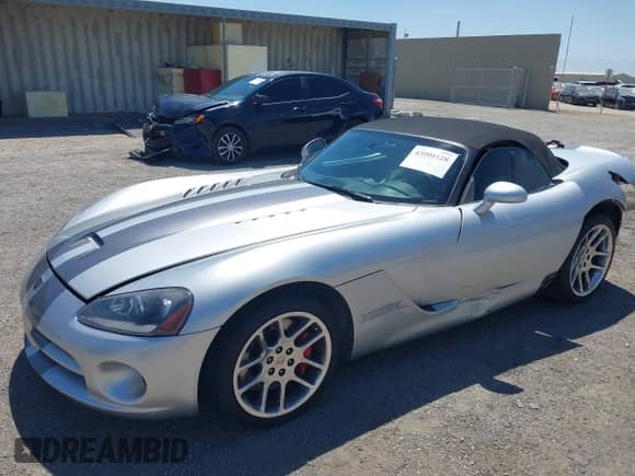 2004 Dodge Viper SRT-10 with VIN 1B3JZ65Z74V101406, listed as a IAAI auction lot 43008128 with 40,799 mi miles and . Bid and sale history available at DreamBid. Image 2.