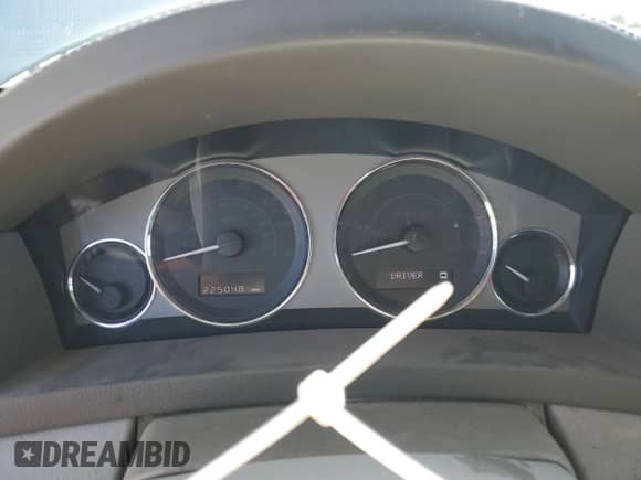 2009 Jeep Grand Cherokee with VIN 1J8HR68T79C513096, listed as a Copart auction lot 71654425 with 225,048 mi miles and Salvage title. Bid and sale history available at DreamBid. Image 9.