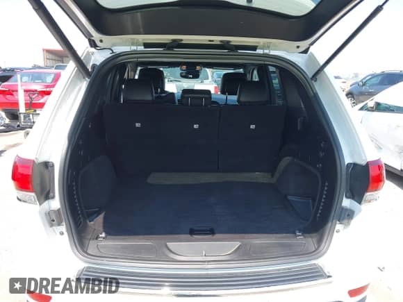 2020 Jeep Grand Cherokee Limited X с VIN 1C4RJFBG2LC328590, выставлен на аукционе IAAI как лот 42450055 с пробегом 70 281 миль миль и . История ставок и продаж доступна на DreamBid. Изображение 17.
