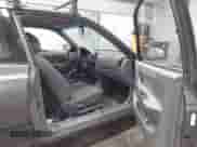 2002 Hyundai Accent z VIN KMHCF35G22U230228, wystawiony jako IAAI lot #43425125 z przebiegiem 185 744 mil mil oraz . Historia ofert i sprzedaży dostępna na DreamBid. Obrazek 5.