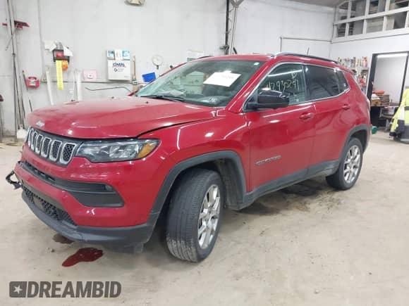 2023 Jeep Compass Latitude Lux с VIN 3C4NJDFN9PT545706, выставлен на аукционе IAAI как лот 42930241 с пробегом 29 926 миль миль и . История ставок и продаж доступна на DreamBid. Изображение 17.