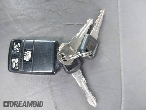 1996 Chevrolet Suburban с VIN 1GNFK16R2TJ380576, выставлен на аукционе IAAI как лот 41829017 с пробегом 151 413 миль миль и . История ставок и продаж доступна на DreamBid. Изображение 11.