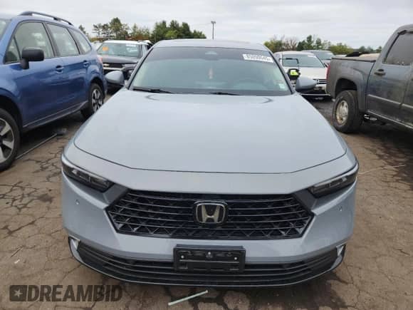 2024 Honda Accord Touring with VIN 1HGCY2F85RA045815, listed as a Copart auction lot 85090645 with 31,652 mi miles and Salvage title. Bid and sale history available at DreamBid. Image 5.