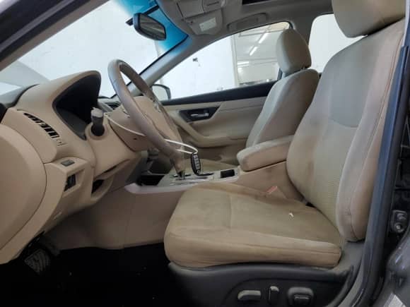 2015 Nissan Altima SV с VIN 1N4AL3AP7FC287424, выставлен на аукционе Copart как лот 69049885 с пробегом Не указан миль и На запчасти • Non repairable. История ставок и продаж доступна на DreamBid. Изображение 7.