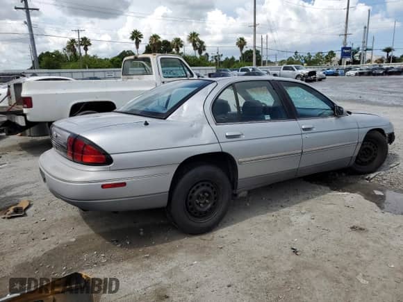 1995 Chevrolet Lumina с VIN 2G1WN52M8S9242075, выставлен на аукционе Copart как лот 60235445 с пробегом 78 339 миль миль и Списание • Salvage title. История ставок и продаж доступна на DreamBid. Изображение 3.