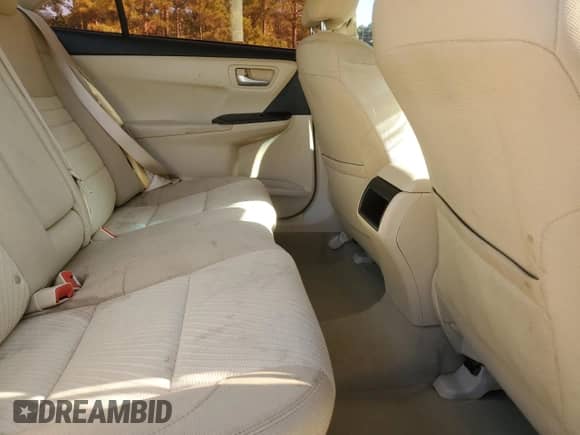 2015 Toyota Camry LE z VIN 4T4BF1FKXFR503561, wystawiony jako Copart lot #84808195 z przebiegiem 77 347 mil mil oraz Szkoda całkowita • Salvage title. Historia ofert i sprzedaży dostępna na DreamBid. Obrazek 10.