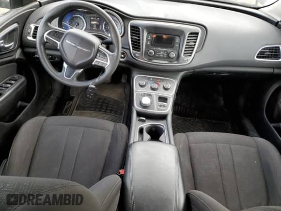 2015 Chrysler 200 LX с VIN 1C3CCCFB4FN639433, выставлен на аукционе Copart как лот 67973255 с пробегом 256 286 миль миль и Списание • Salvage title. История ставок и продаж доступна на DreamBid. Изображение 8.