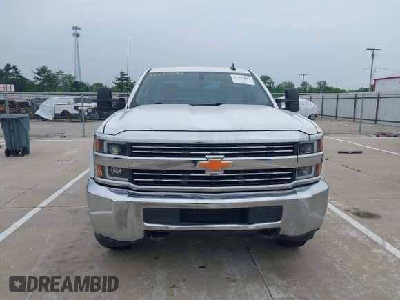 2016 Chevrolet Silverado 2500HD Work Truck z VIN 1GC2KUEG0GZ137431, wystawiony jako IAAI lot #42499894 z przebiegiem 228 740 mil mil oraz . Historia ofert i sprzedaży dostępna na DreamBid. Obrazek 12.