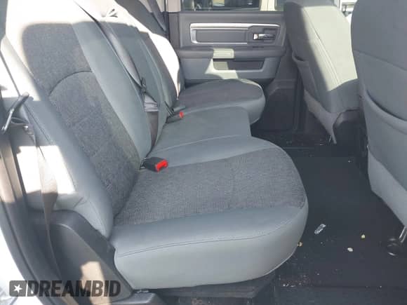 2018 Ram 1500 Big Horn z VIN 3C6RR7LG4JG196012, wystawiony jako IAAI lot #42771104 z przebiegiem 109 860 mil mil oraz . Historia ofert i sprzedaży dostępna na DreamBid. Obrazek 8.