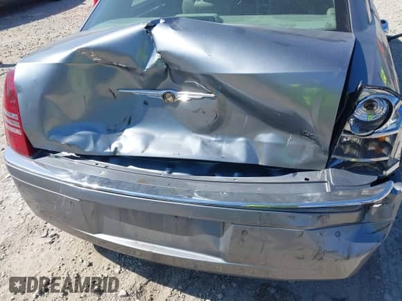 2006 Chrysler 300 C with VIN 2C3LA63H16H342922, listed as a IAAI auction lot 43331512 with 137,894 mi miles and . Bid and sale history available at DreamBid. Image 6.