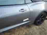 2019 Chevrolet Camaro 3LT z VIN 1G1FD3DS6K0137919, wystawiony jako Copart lot #74108424 z przebiegiem Nie podano mil oraz Nie do naprawy • Non repairable. Historia ofert i sprzedaży dostępna na DreamBid. Obrazek 12.