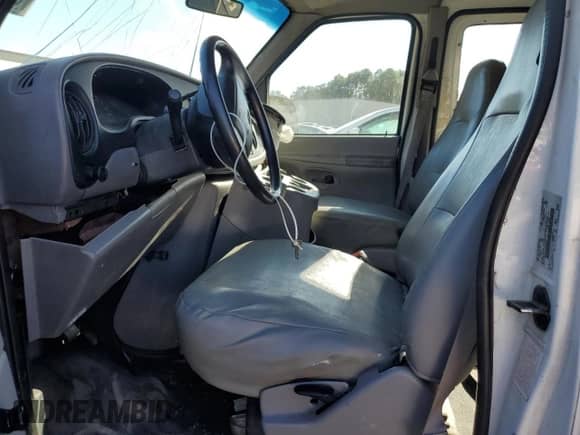 2000 Ford Econoline Cargo с VIN 1FTRE1427YHB39257, выставлен на аукционе Copart как лот 85663285 с пробегом 277 105 миль миль и Списание • Salvage title. История ставок и продаж доступна на DreamBid. Изображение 7.