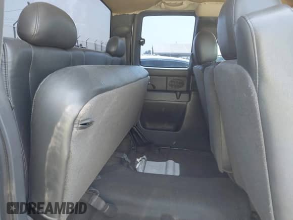 2005 Chevrolet Silverado 1500 LS with VIN 2GCEC19V351385857, listed as a IAAI auction lot 42505801 with 150,705 mi miles and . Bid and sale history available at DreamBid. Image 8.