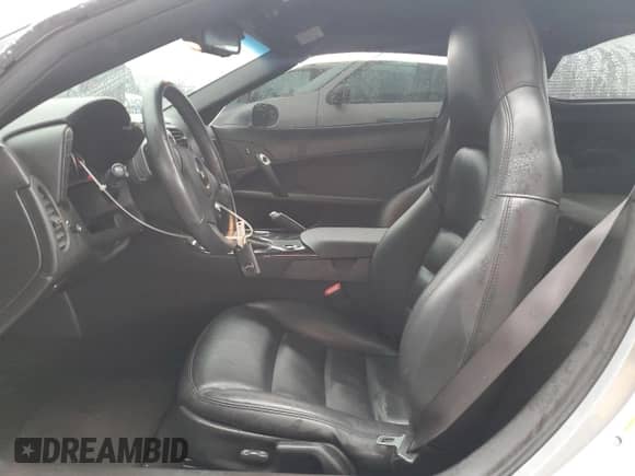 2010 Chevrolet Corvette Grand Sport 1LT с VIN 1G1YU2DW6A5107780, выставлен на аукционе Copart как лот 82416124 с пробегом 60 843 миль миль и Списание • Salvage title. История ставок и продаж доступна на DreamBid. Изображение 7.