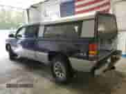 2005 GMC Sierra 1500 SLE с VIN 1GTEK19B85Z195214, выставлен на аукционе Copart как лот 85295805 с пробегом 121 323 миль миль и Чистый • Clean title. История ставок и продаж доступна на DreamBid. Изображение 2.