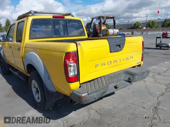 2001 Nissan Frontier SE z VIN 1N6ED27T11C311178, wystawiony jako IAAI lot #43320776 z przebiegiem 273 153 mil mil oraz . Historia ofert i sprzedaży dostępna na DreamBid. Obrazek 6.