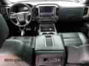 2016 GMC Sierra 1500 Denali z VIN 3GTU2PEJ7GG281449, wystawiony jako Copart lot #65558455 z przebiegiem 138 342 mil mil oraz Szkoda całkowita • Salvage title. Historia ofert i sprzedaży dostępna na DreamBid. Obrazek 8.