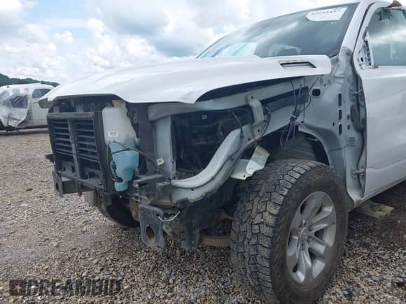 2022 Ram 1500 Laramie z VIN 1C6SRFJT0NN234411, wystawiony jako IAAI lot #42695457 z przebiegiem 94 721 mil mil oraz . Historia ofert i sprzedaży dostępna na DreamBid. Obrazek 18.