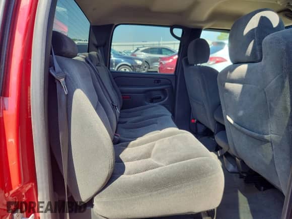 2004 Chevrolet Silverado 2500 LS z VIN 1GCGK23U34F258762, wystawiony jako Copart lot #80482765 z przebiegiem 146 647 mil mil oraz Szkoda całkowita • Salvage title. Historia ofert i sprzedaży dostępna na DreamBid. Obrazek 10.