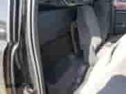 2002 GMC Sierra 1500 SLE с VIN 1GTEK14TX2Z233635, выставлен на аукционе Copart как лот 64238395 с пробегом 127 019 миль миль и Списание • Salvage title. История ставок и продаж доступна на DreamBid. Изображение 10.