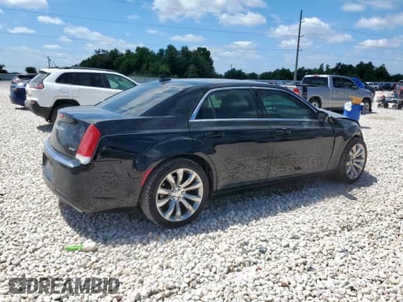 2018 Chrysler 300 Touring L с VIN 2C3CCAAG2JH191430, выставлен на аукционе Copart как лот 65783365 с пробегом 81 970 миль миль и Списание • Salvage title. История ставок и продаж доступна на DreamBid. Изображение 3.