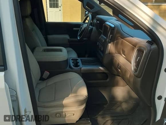 2019 Chevrolet Silverado 1500 RST with VIN 1GCUYEED6KZ156948, listed as a Copart auction lot 84866065 with 58,243 mi miles and Salvage title. Bid and sale history available at DreamBid. Image 5.