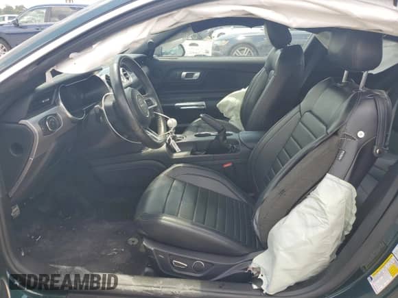 2019 Ford Mustang Bullitt z VIN 1FA6P8K02K5505292, wystawiony jako Copart lot #66495995 z przebiegiem 54 711 mil mil oraz Szkoda całkowita • Salvage title. Historia ofert i sprzedaży dostępna na DreamBid. Obrazek 7.