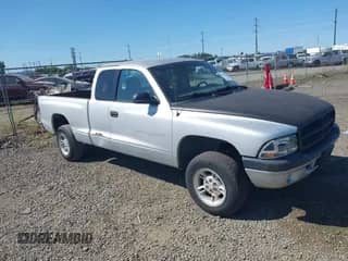 2001 Dodge Dakota with VIN 1B7GG22X71S290436, listed as a IAAI auction lot 42503726 with 172,940 mi miles and . Bid and sale history available at DreamBid. Image 1.