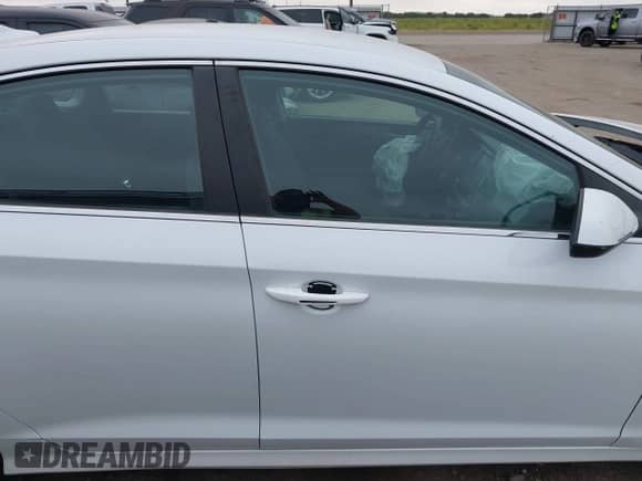 2018 Hyundai Sonata SE with VIN 5NPE24AF1JH718820, listed as a IAAI auction lot 43054390 with 160,005 mi miles and . Bid and sale history available at DreamBid. Image 13.